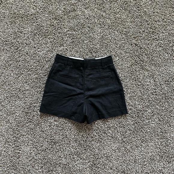 Babaton Agency Linen Mini Short in black, size 0 - Picture 7 of 9
